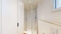 Badezimmer_mit_Dusche_und_WC_03.jpg