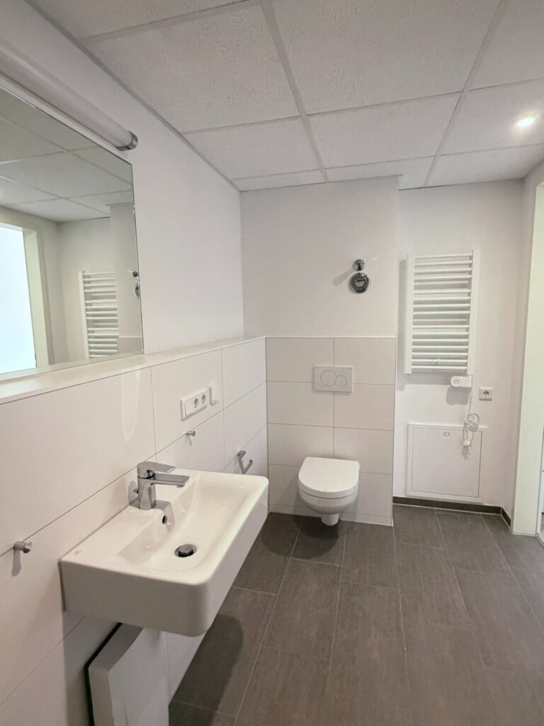 Badezimmer_2.JPEG