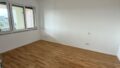 Helles Zimmer mit Balkon