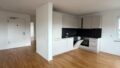 Moderne Wohnung mit Balkon