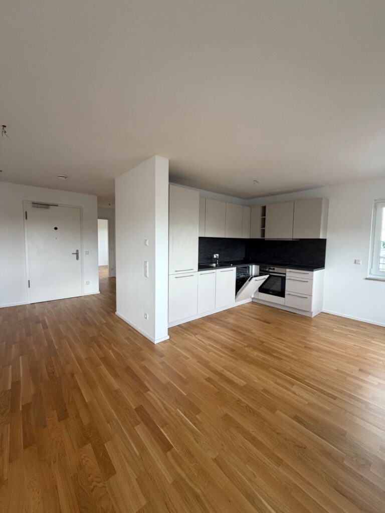 Moderne Wohnung mit Balkon